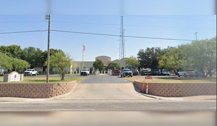 Carrizo Springs Trailer Bust Frees 22 Hidden in Sweltering False Floor