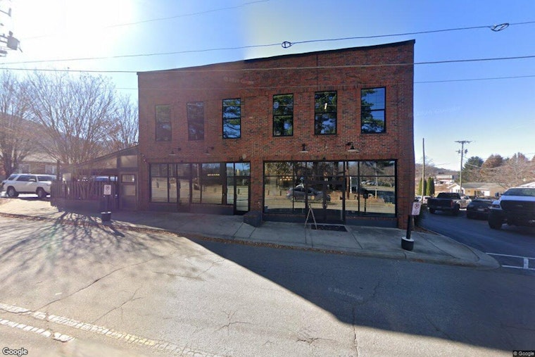 Chef Brings Slider Bar to Storm-Battered Swannanoa's Beacon Village