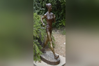 Chesterfield Splits 4-4 on Olympian Statue, Mayor Breaks Tie for $30K Buy