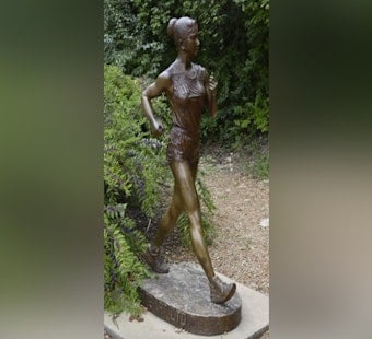 Chesterfield Splits 4-4 on Olympian Statue, Mayor Breaks Tie for $30K Buy