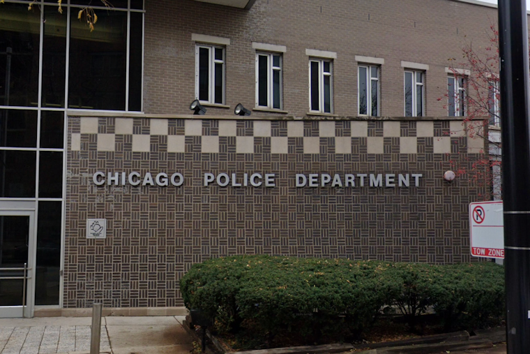 Chicago Officer Who Shot Into Moving Car, Wounding Two, Will Keep His Badge