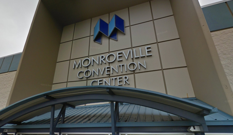 Christopher Lambert Collapses at Monroeville's Steel City Con