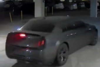 Cincinnati Cops Hunt Wheel-Heist Suspect in Black Chrysler 300