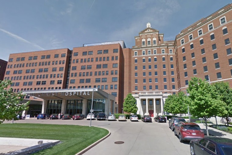 Cincinnati Surgeons Perform World's First Robotic Fix of Enlarged Aorta