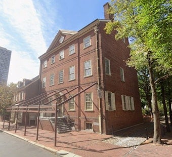 City Tavern's Garden Reopens With Canned Cocktails, Colonial Ghosts of 1773