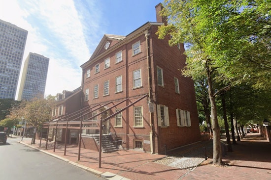 City Tavern's Garden Reopens With Canned Cocktails, Colonial Ghosts of 1773