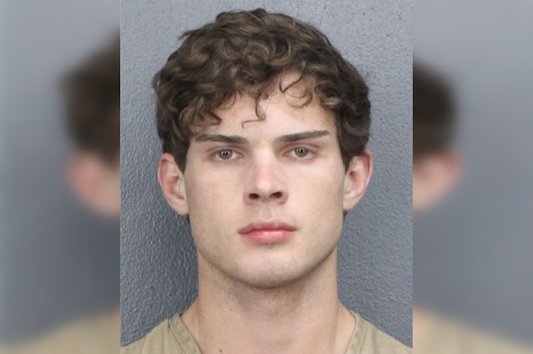 Clavicular's Bodyguards Brawl With College Kids at Fort Lauderdale Bar