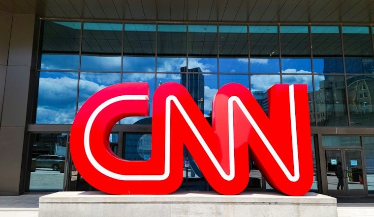 CNN Mistakes Vegas Dolly Parton Impersonator for Icon, Issues Apology