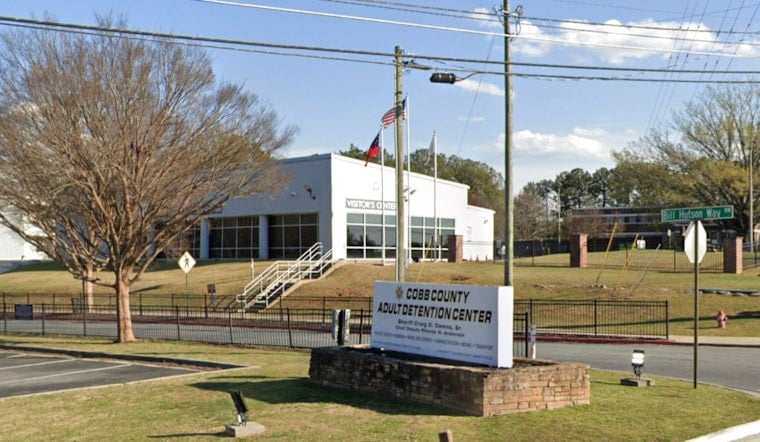 Cobb County Jail Lets Incarcerated Moms Hug Their Kids Again