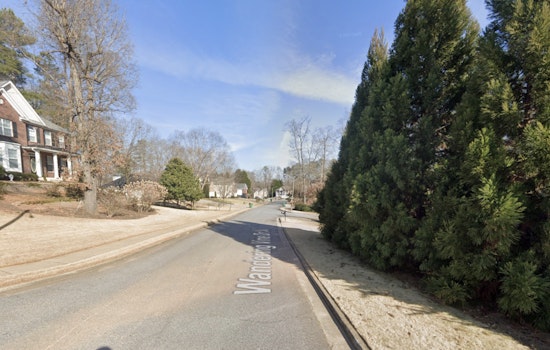 Cobb SWAT Surrounds Barricaded Mableton Home, Shuts Down Wandering Vine Drive