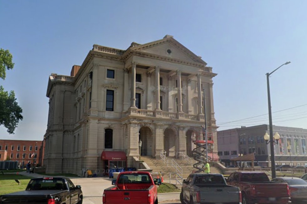 Colorado Man Forged Chief Justice's Signature to Dodge Indiana Theft Charges