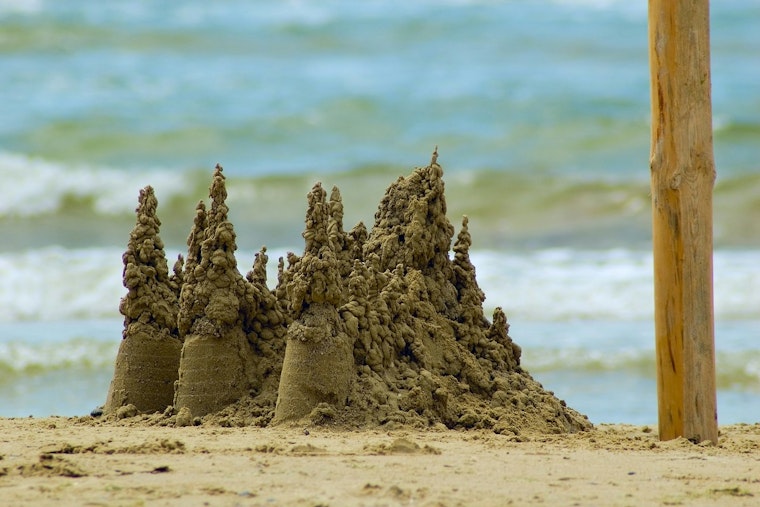Coney Island Sand Sculptors Turn Beach Into Gallery, Six-Year-Old Steals the Show