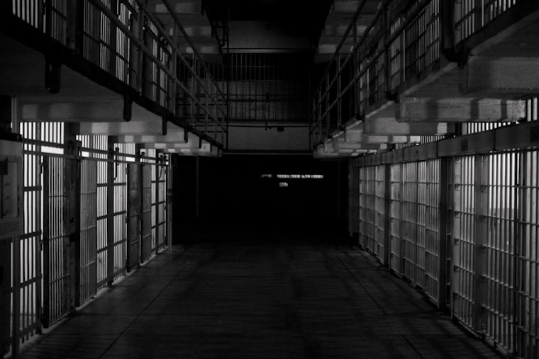 Convicted Illinois Sex Offender Gets 10 More Months for Wisconsin Halfway House Escape