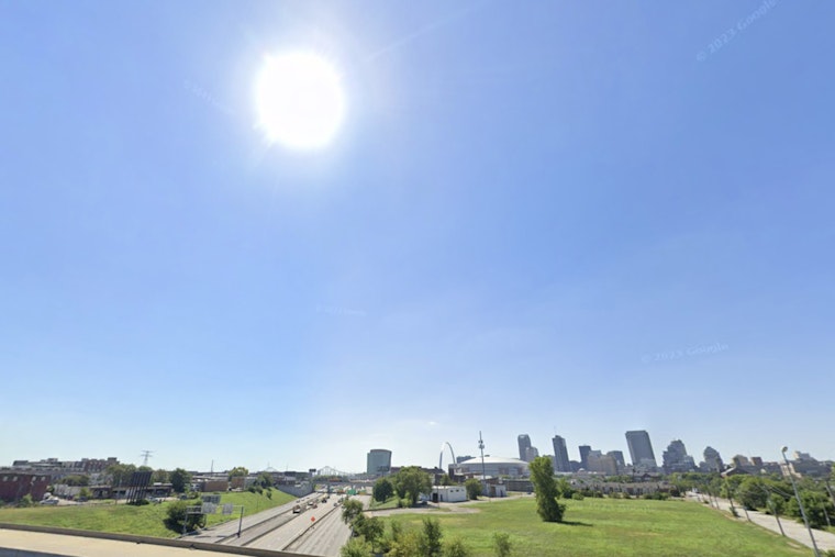 Cool Breeze Before the Sizzle: Sunny St. Louis Weekend Before Heat Roars Back