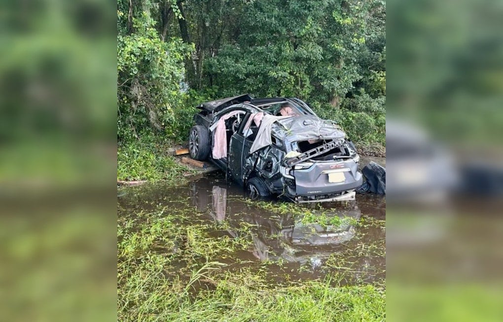 Cortez Blvd Rollover Traps Driver, Crew Frees Them in Under 10 Minutes