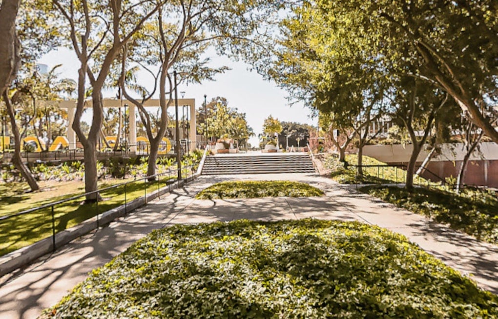 CSULB Move-In Day Arrives With La Playa Hall Still Unfinished, Families On Edge