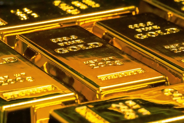 DC Gold Dealer Foils $200K Scam Targeting 85-Year-Old Man, Police Say