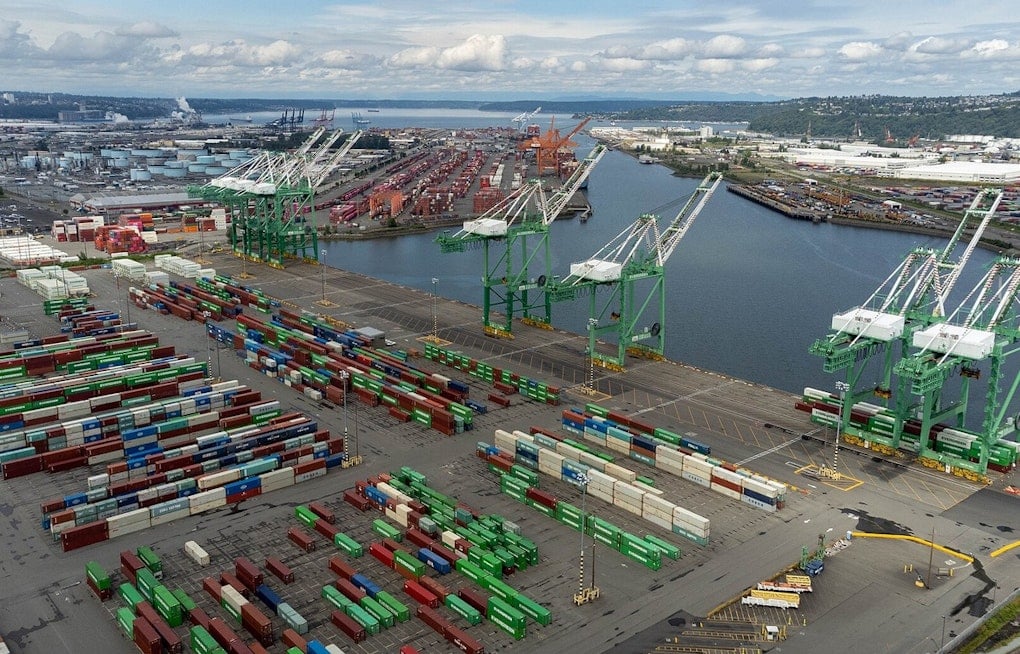 Decaying Whale Rides Cargo Ship's Bow Into Port of Tacoma, Necropsy Set