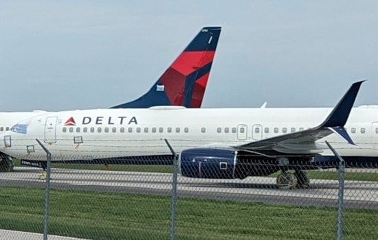 Delta 757 Bound for Orlando Evacuated on Atlanta Taxiway Over Cockpit Fumes