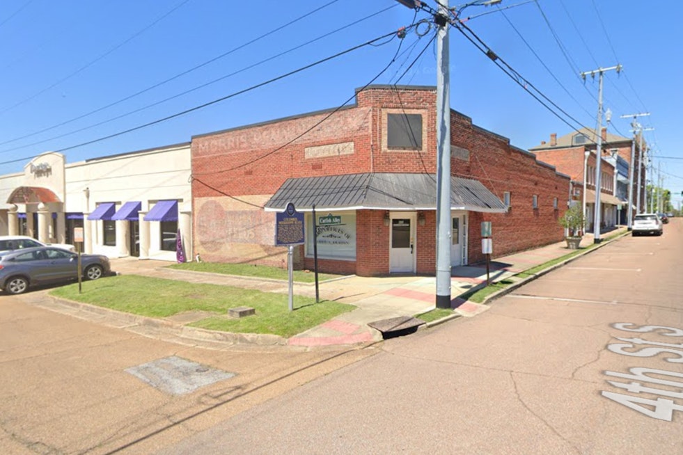 Downtown Columbus Law Office Goes From Lawsuits to Blowouts in Salon Glow-Up