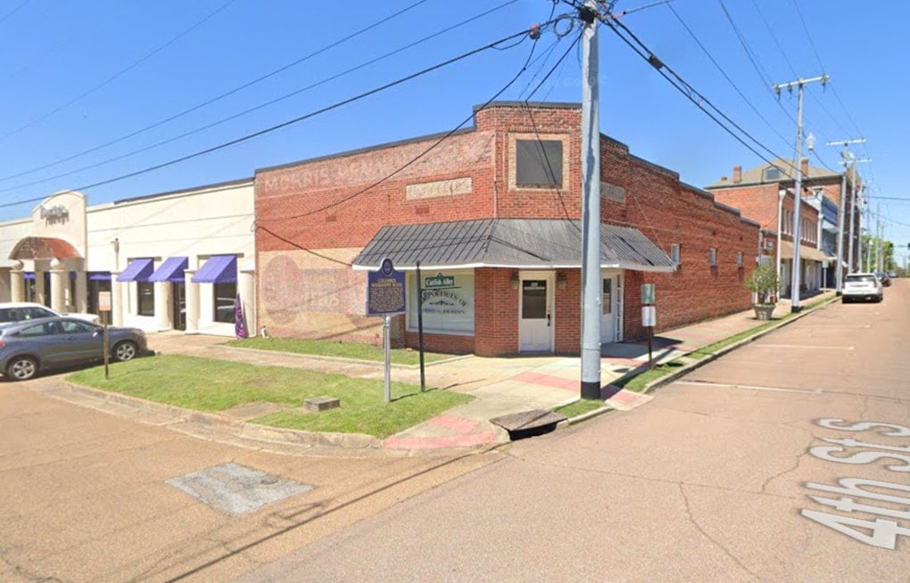 Downtown Columbus Law Office Goes From Lawsuits to Blowouts in Salon Glow-Up