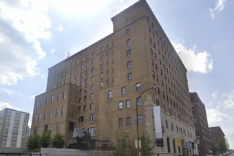 Downtown St. Louis Hotel Marks 100 Years With Jazz, Art and a $192.60 Room Rate