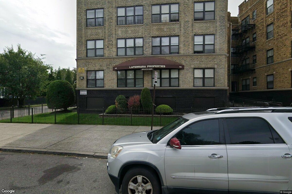 East Orange Detectives Find Dying Man on Park Avenue as Investigation Continues