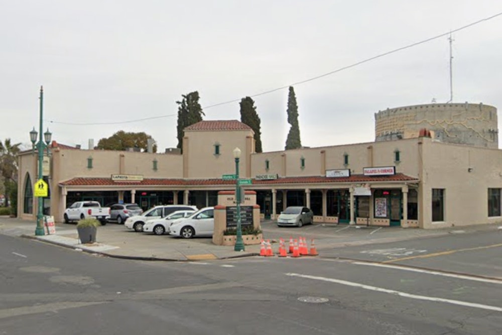 East Sacramento Pizza Spot Swaps Falafel for Halal Smash Burgers