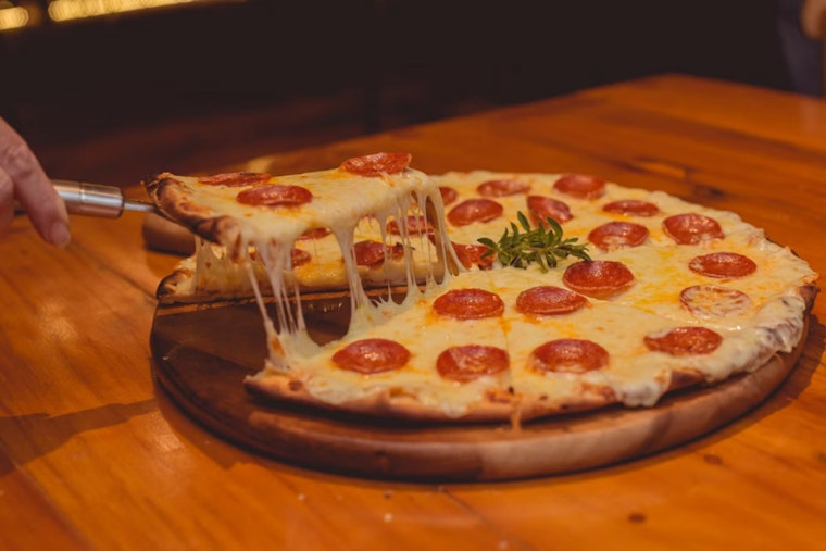 East Sacramento's Fabulist Pizza Ditches Tips, Cash and Boring Crusts