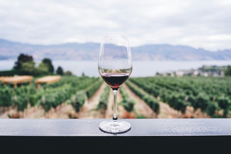Eleven Fair Play Wineries Pour It On for Labor Day's Red, White and You Weekend