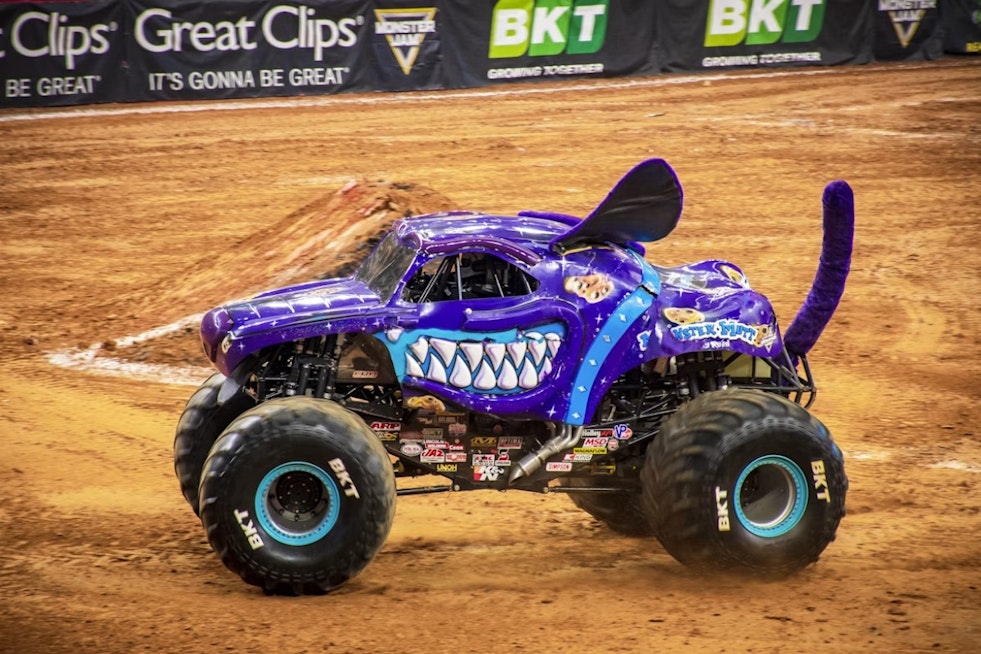Fire-Breathing Robot Dinosaur, New Rhinomite Truck Storm Nationwide Arena