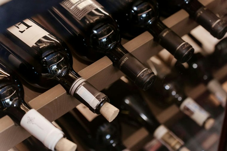 Flatiron's Amphora Debuts With 2,500 Wine Bottles in Storied Veritas Space