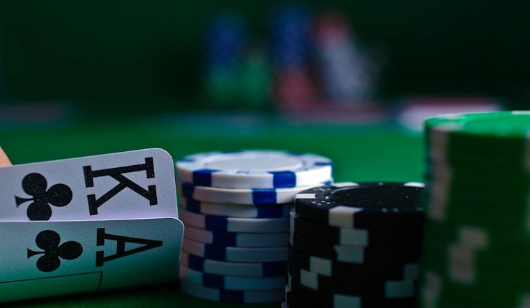 Florida Sues Chumba, Stake and LuckyLand, Says Sweepstakes Casinos Fleece Seniors, Kids