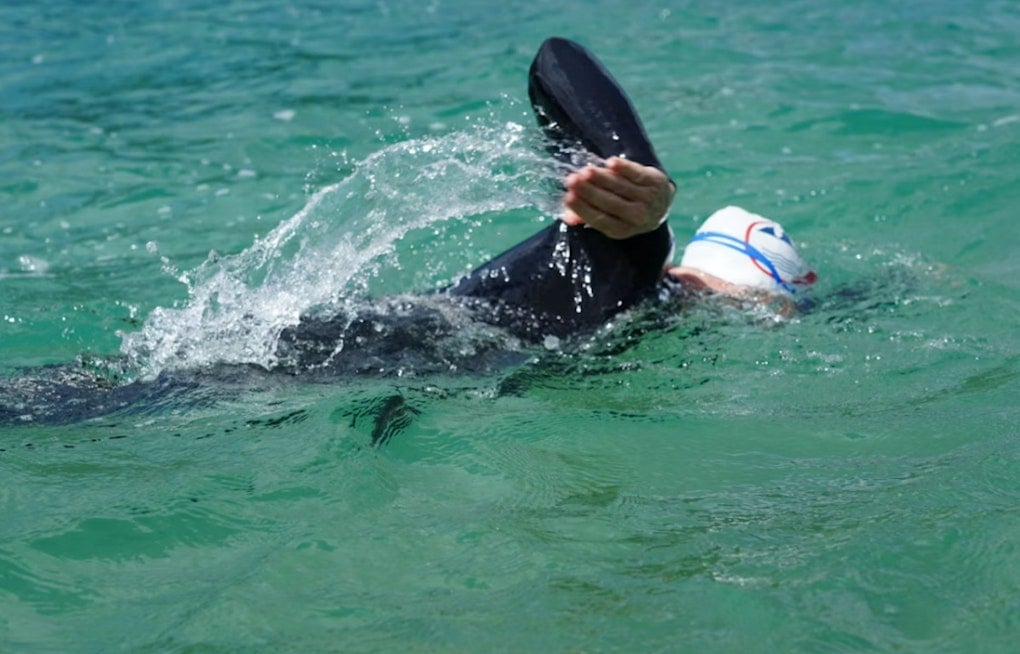 Former Las Vegas Swimmer, 47, Crosses English Channel After 18 Months of Training