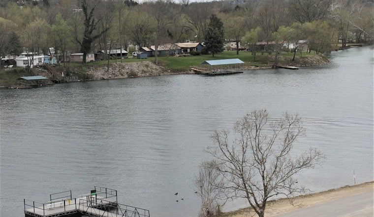 Forsyth Man, 79, Dies After Car Crosses Highway Y, Plunges Into Lake Taneycomo