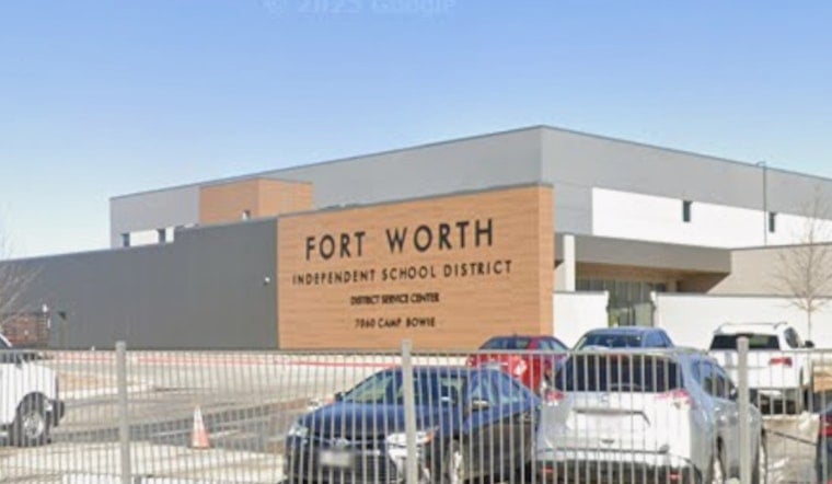 Fort Worth School Locks Down, Five Detained After Gun Photo on First Day