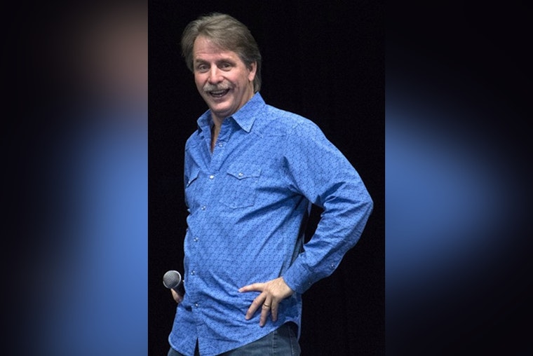 Foxworthy, Larry the Cable Guy Bring Blue Collar Laughs to Vegas for NFR Week