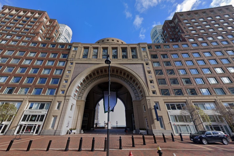 Free Food Truck Festival Floods Rowes Wharf Plaza With 22 Local Vendors