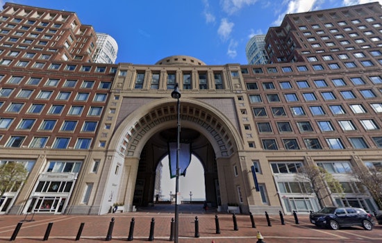 Free Food Truck Festival Floods Rowes Wharf Plaza With 22 Local Vendors