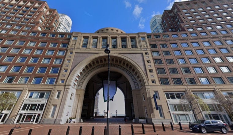 Free Food Truck Festival Floods Rowes Wharf Plaza With 22 Local Vendors