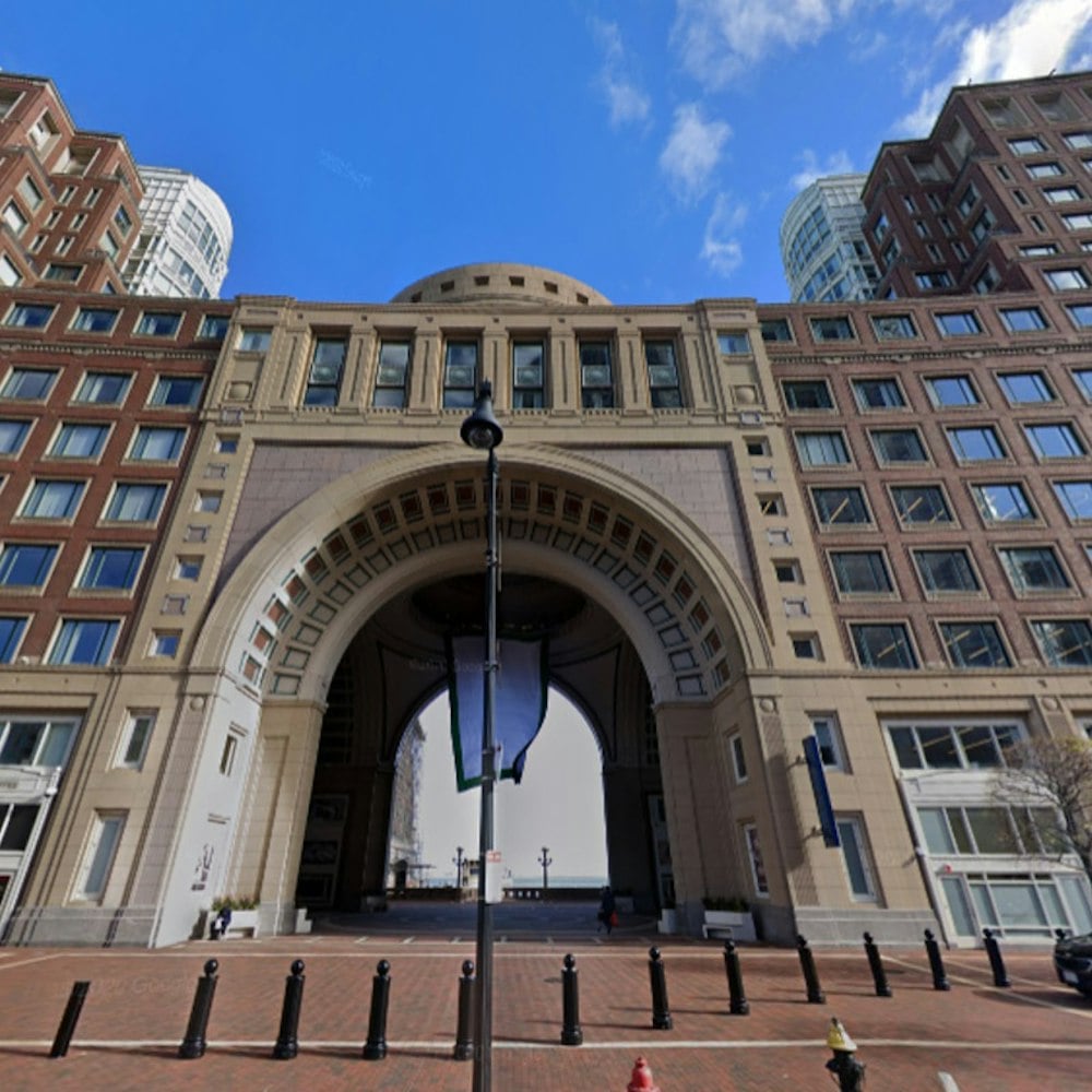 Free Food Truck Festival Floods Rowes Wharf Plaza With 22 Local Vendors