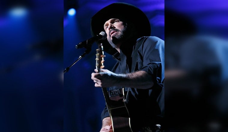 Garth Brooks’ Arena Stampede Thunders Into Rosemont’s Allstate Arena