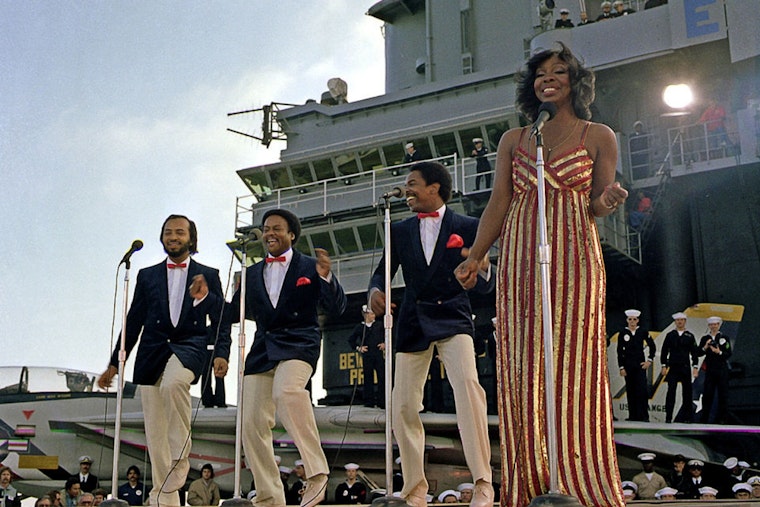 Gladys Knight, 82, Scales Back Concerts After Onstage Struggles Alarm Fans