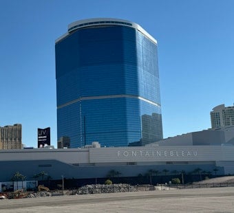 Glass Falls From Fontainebleau Las Vegas Tower, Strikes Cars Below