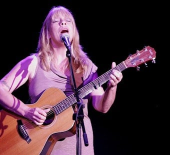 Grammy Winner Rickie Lee Jones Books Three Nights At The Dakota In Minneapolis