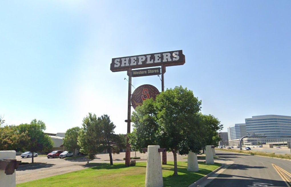 Greenwood Village Lets Grace Chapel Keep Iconic Sheplers Sign Over Boot Barn Store