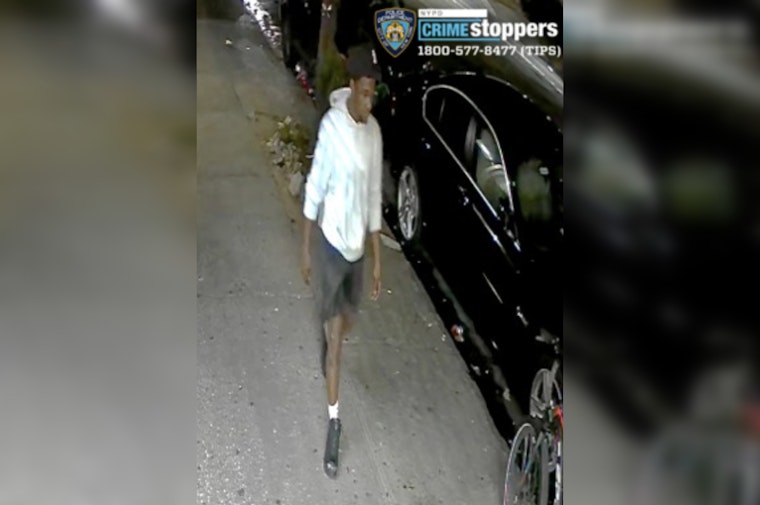 Gunman Fires Shots Outside Morrisania Storefronts, Vanishes on Foot