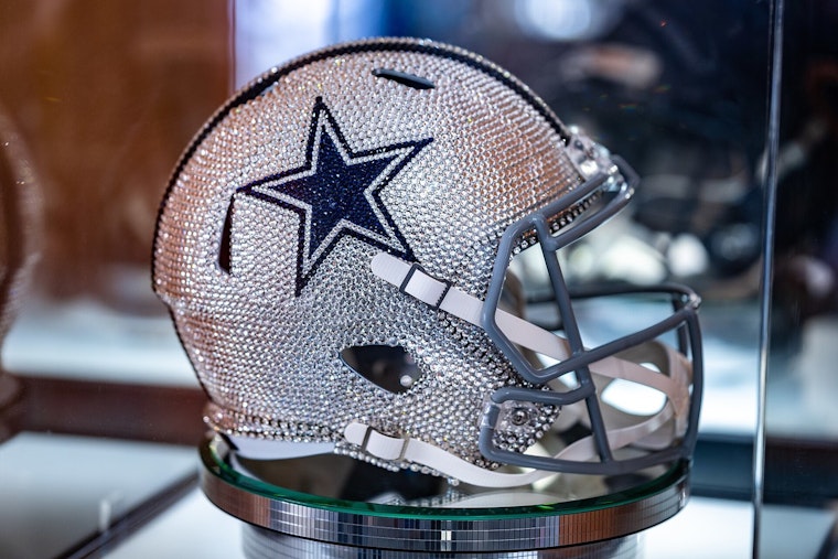 H-E-B Becomes Cowboys' Official Grocer, Ties $1,000 Sacks to Dallas Charity