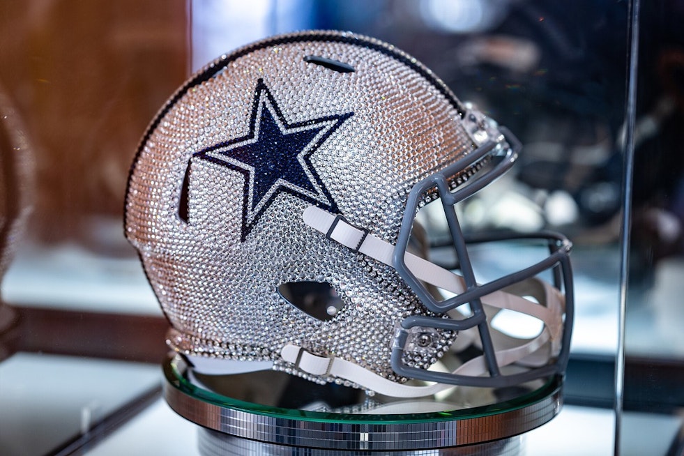 H-E-B Becomes Cowboys' Official Grocer, Ties $1,000 Sacks to Dallas Charity