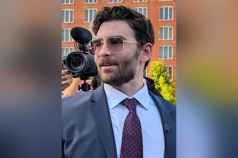 Hasan Piker Sings Charlie Kirk Death Meme Onstage, Sparks Conservative Fury